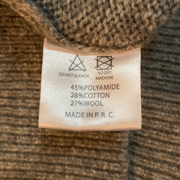 Brandy Melville Cassia Turtleneck Sweater . - Picture 6 of 6